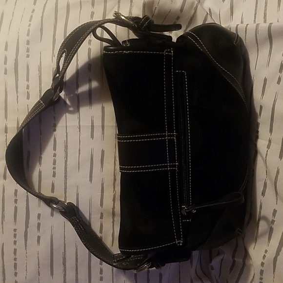 Gitana Black Shoulder Bag w/ Belt Buckle snap button front w/ zipper - Picture 8 of 12